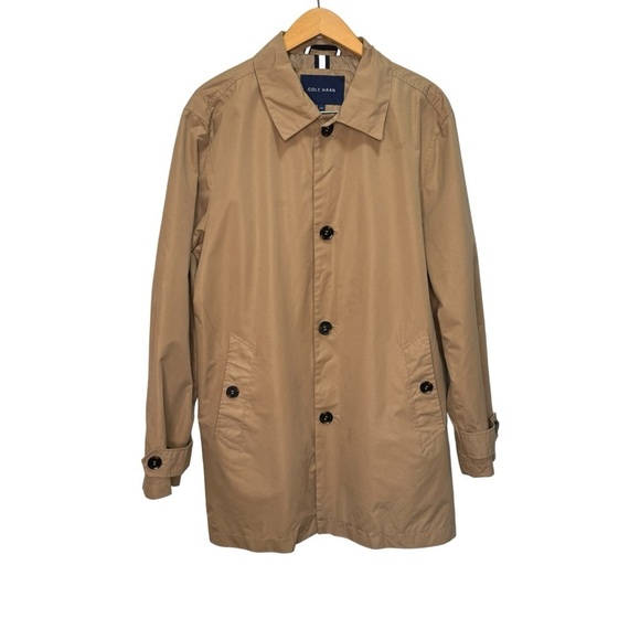 Cole Haan Men's Khaki Button Front Water Resistant Rain Coat Size Medium - Picture 2 of 14